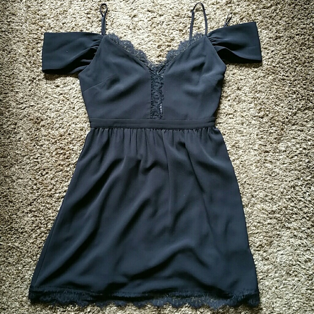 Bluff Lace Dress
